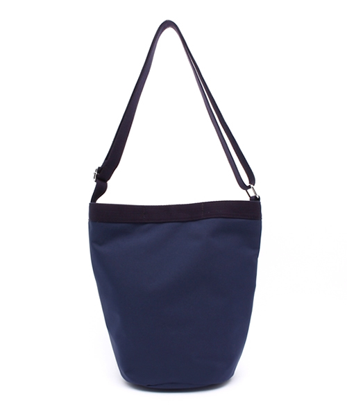 TOPKAPI（トプカピ）の「コーデュラポリ・ドラム型ショルダーバッグ（ショルダーバッグ・レディース・カーキ/ネイビー/イエロー/レッド/ブルー/ライトブルー/ベージュ・FREE）」の10枚目の写真