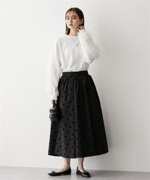 nissen（ニッセン）の「袖チュールショート丈トレーナー（スウェット・レディース・ブラック/オフホワイト/グレー・LL/L/M/S）」の12枚目の写真