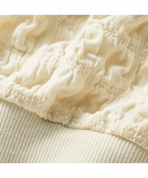 IEDIT(イディット)の「IEDIT ぽこぽこシャーリング素材のVネックカーディガン(カーディガン/ボレロ・レディース・アイボリー/グリーン・MEDIUM/LARGE/X-LARGE/XX-LARGE/SMALL)」の8枚目の写真