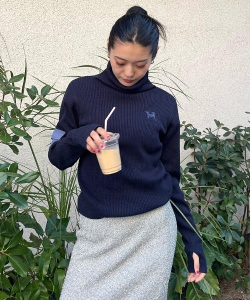 HTH（エイチティーエイチ）の「ribbed high neck（その他トップス・レディース・アッシュ/サックスブルー/オリーブ/アイボリー/レッド・フリー）」の5枚目の写真