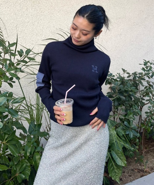 HTH（エイチティーエイチ）の「ribbed high neck（その他トップス・レディース・アッシュ/サックスブルー/オリーブ/アイボリー/レッド・フリー）」の8枚目の写真