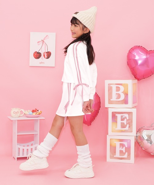 Bee des Bee（ビーデスビー）の「トレーナー＆スカート セットアップ（セットアップ・キッズ・ブラック/ライトブルー/グレー/ホワイト/ピンク・100cm/110cm/120cm/130cm/140cm/150cm）」の11枚目の写真