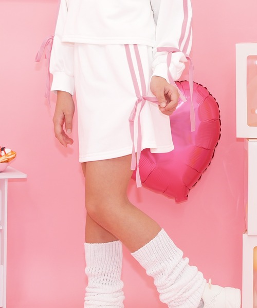 Bee des Bee（ビーデスビー）の「トレーナー＆スカート セットアップ（セットアップ・キッズ・ブラック/ライトブルー/グレー/ホワイト/ピンク・100cm/110cm/120cm/130cm/140cm/150cm）」の14枚目の写真