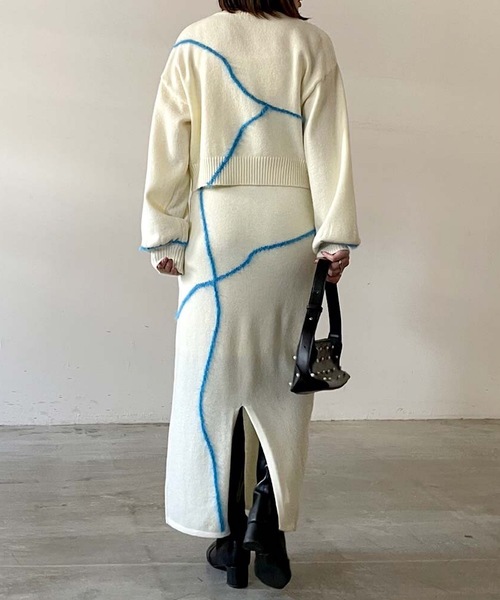 ANOTHER S（アナザーエス）の「ラインフェザースカート（スカート・レディース・アイボリー/ブラック/グレー・FREE）」の6枚目の写真