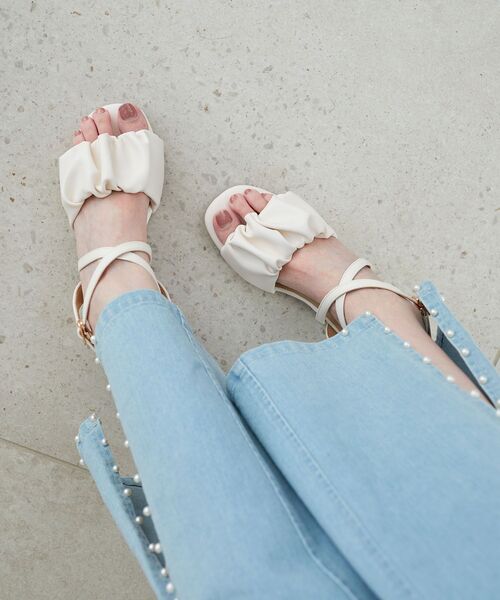 MAJESTIC LEGON（マジェスティックレゴン）の「浴衣にも♪【お気に入り15,000件超/高レビュー★★★★★】シアーギャザーサンダル（サンダル・レディース・ブラック系その他2/アイボリー/オフホワイト/ベージュ/ブラック/チャコールグレー/ピンク・SMALL/LARGE/MEDIUM/XXL/X-LARGE）」の2枚目の写真