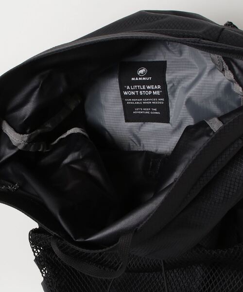 Mammut(マムート)の「デュカン スパイン 28-35 / Ducan Spine 28-35(バックパック/リュック・メンズ・ブラック/カーキ・35L)」の5枚目の写真