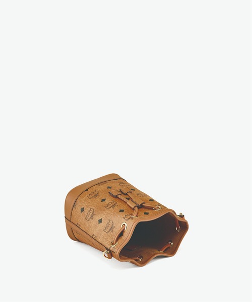 MCM（エムシーエム）の「DESSAU ドローストリング バッグ - ヴィセトス（ハンドバッグ・レディース・ブラウン・ONE SIZE）」の4枚目の写真
