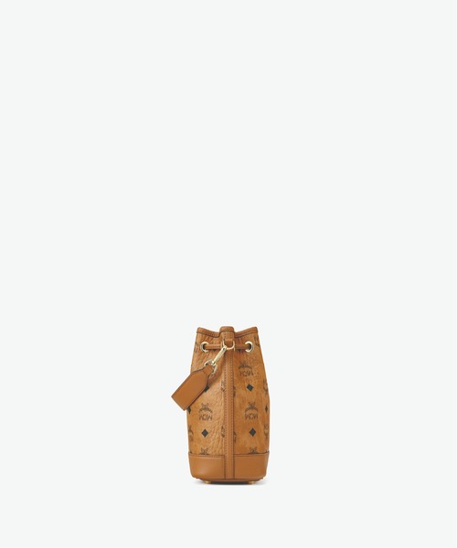 MCM（エムシーエム）の「DESSAU ドローストリング バッグ - ヴィセトス（ハンドバッグ・レディース・ブラウン・ONE SIZE）」の2枚目の写真