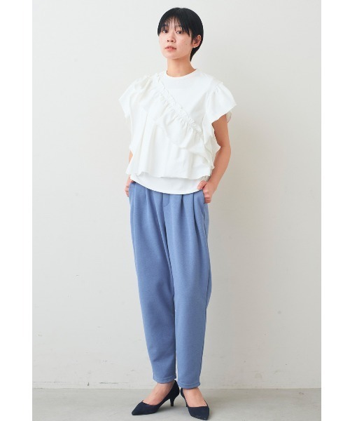 IEDIT（イディット）の「ＩＥＤＩＴ　吸汗速乾＆裏メッシュ素材の国産快適タックテーパードパンツ（スラックス・レディース・ブラック/グレイッシュベージュ/ネイビー/サックスブルー・M/L/LL/3L/S/4L）」の5枚目の写真