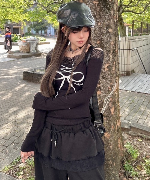 セール】【FANCY CLUB】FRILL LACE BUTTON SWEATPANTS