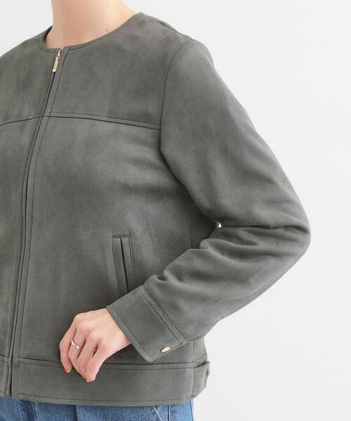 DRESKIP(ドレスキップ)の「【S-LL】大人上品な やわらかスエード調ブルゾン(ブルゾン・レディース・アイボリー/チャコールグレー/ナチュラル・01/02/03/04)」の4枚目の写真