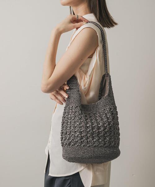 SENSE OF PLACE by URBAN RESEARCH(センスオブプレイスバイアーバンリサーチ)の「メタリックヤーンバッグ(ハンドバッグ・レディース・シルバー/チャコールグレー/その他1/レッド・ONE)」の2枚目の写真