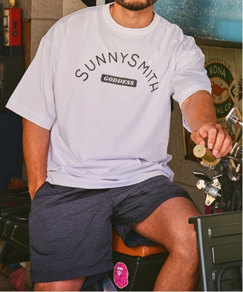 Sunny Smith（サニースミス）の「【SUNNY SMITH】 Cool Smith GDS Print SS Tee（Tシャツ/カットソー・メンズ・レッド/チャコールグレー/オフホワイト・LARGE/MEDIUM）」の9枚目の写真