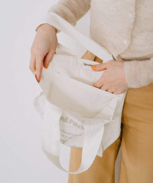 THEATRE PRODUCTS（シアタープロダクツ）の「ビーズエンブロイダリーハンドバッグM（トートバッグ・レディース・ホワイト/ブラック・FREE）」の3枚目の写真