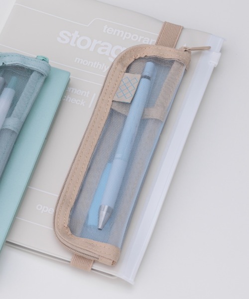 MARK'S(マークス)の「マークス 手帳デコ バンド付きメッシュペンポーチ ペンケース(ステーショナリー・レディース・ブルー系その他/パープル/グレー系その他・FREE)」の1枚目の写真