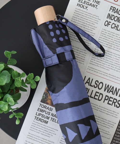 FUNALIVE（ファンアライブ）の「柄×柄晴雨兼用折りたたみ日傘（折りたたみ傘・メンズ・グリーン系/ブラック系1/オレンジ/ブラック系/ブルー系/グリーン系1/ブルー/ホワイト系3/ブラック系2/アイボリー/ライトブルー/ブラック/ホワイト系/ホワイト系1/ホワイト系2/ホワイト系4/ブラック系3/ホワイト系6/ネイビー/ホワイト系5/ブラック系4/グレー/サックスブルー/ブラック系5・F）」の12枚目の写真