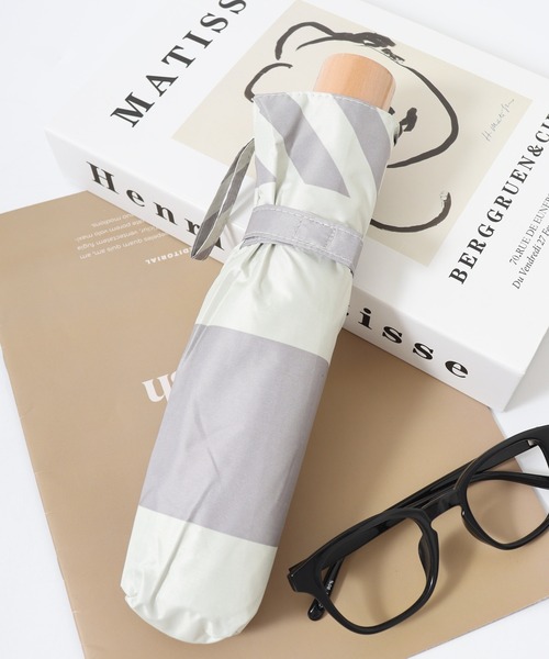 FUNALIVE（ファンアライブ）の「柄×柄晴雨兼用折りたたみ日傘（折りたたみ傘・メンズ・グリーン系/ブラック系1/オレンジ/ブラック系/ブルー系/グリーン系1/ブルー/ホワイト系3/ブラック系2/アイボリー/ライトブルー/ブラック/ホワイト系/ホワイト系1/ホワイト系2/ホワイト系4/ブラック系3/ホワイト系6/ネイビー/ホワイト系5/ブラック系4/グレー/サックスブルー/ブラック系5・F）」の16枚目の写真