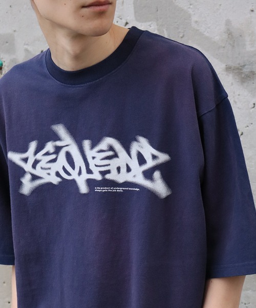 SEQUENZ（シークエンズ）の「【SEQUENZ/シークエンズ】別注 ヴィンテージライクフェード加工 半袖Tシャツ（Tシャツ/カットソー・メンズ・ブラック/ライトグレー/ブラウン系/ネイビー系/ライトグレー系/ブラウン/ブラック系/ネイビー/グリーン系・S/XL/M/L）」の8枚目の写真