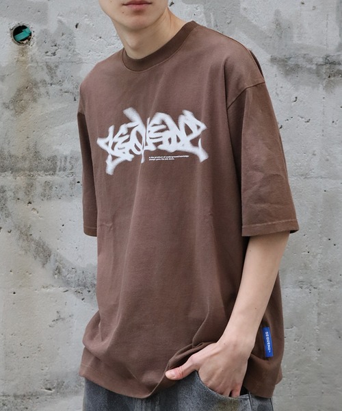 SEQUENZ（シークエンズ）の「【SEQUENZ/シークエンズ】別注 ヴィンテージライクフェード加工 半袖Tシャツ（Tシャツ/カットソー・メンズ・ブラック/ライトグレー/ブラウン系/ネイビー系/ライトグレー系/ブラウン/ブラック系/ネイビー/グリーン系・S/XL/M/L）」の5枚目の写真