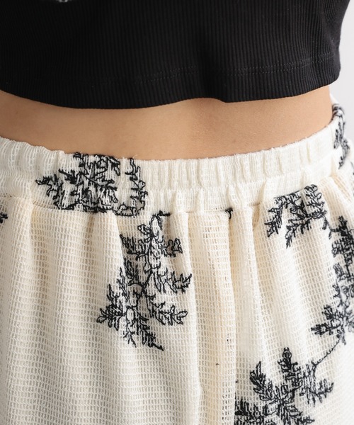 ap retro(アプレトロ)の「【セットアップ対応】リーフ柄刺繍メッシュパンツ / ラフパンツ(その他パンツ・レディース・ブラック/アイボリー・FREE)」の19枚目の写真