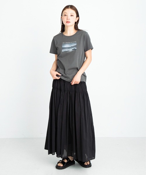 URBAN RESEARCH Sonny Label（アーバンリサーチサニーレーベル）の「シャーリングエアリーコットンボイルスカート（スカート・レディース・ブラウン/ブルー/ブラック・FREE）」の9枚目の写真