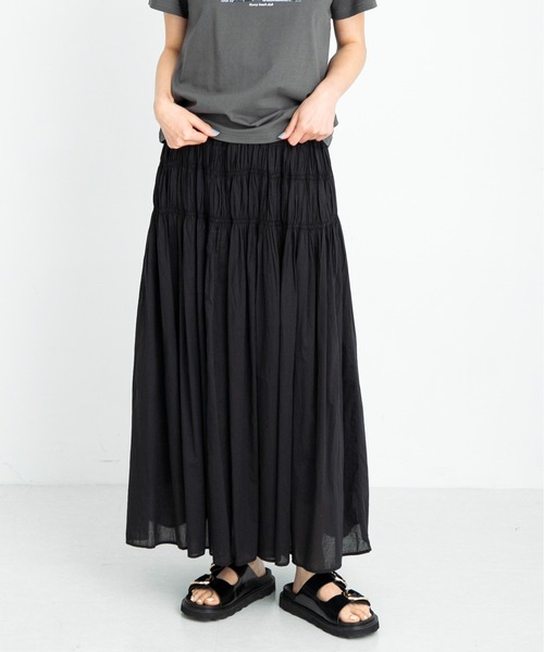 URBAN RESEARCH Sonny Label（アーバンリサーチサニーレーベル）の「シャーリングエアリーコットンボイルスカート（スカート・レディース・ブラウン/ブルー/ブラック・FREE）」の4枚目の写真