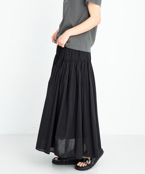 URBAN RESEARCH Sonny Label（アーバンリサーチサニーレーベル）の「シャーリングエアリーコットンボイルスカート（スカート・レディース・ブラウン/ブルー/ブラック・FREE）」の8枚目の写真