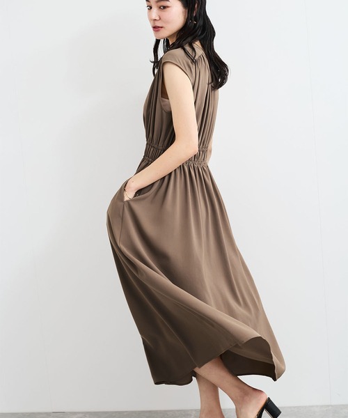 VIS（ビス）の「【接触冷感/洗える】ウエストギャザーワンピース（ワンピース・レディース・ブラック/ブルー系その他4/キャメル・FREE）」の16枚目の写真