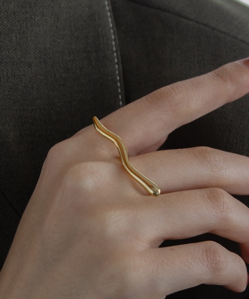 abaskdesign(アバスクデザイン)の「金属アレルギー対応 ニュアンスラインリング(リング・レディース・ゴールド/シルバー・15号)」の5枚目の写真