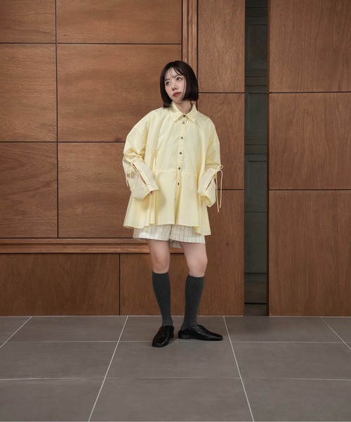 lawgy(ラウジー)の「flare sleeve arrange shirt / フレアスリーブアレンジシャツ(シャツ/ブラウス・レディース・イエロー/ピンク/ホワイト・FREE)」の2枚目の写真