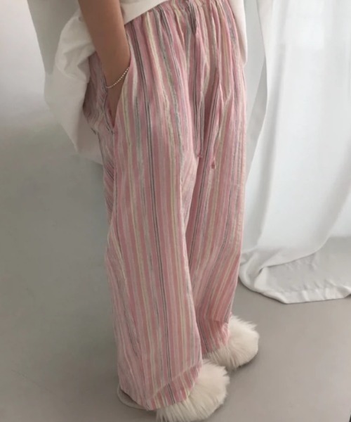 Vipoa(ヴィポア)の「ストライプワイドレッグパンツ(その他パンツ・レディース・ブルー/ピンク/ブラウン・FREE)」の1枚目の写真