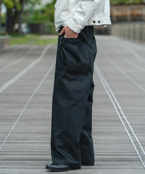 FCTY.(エフシーティーワイ)の「FCTY.ミリタリーカーゴパンツ(カーゴパンツ・メンズ・アイボリー/ブラック・MEDIUM/LARGE)」の10枚目の写真