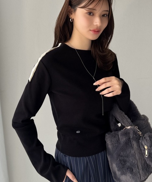 mily bilet(ミウィビレット)の「【mily bilet】甘さを添える大人の肌見せ。肩リボン使いスナップ2WAYワンオフショルカットソー(長袖)(Tシャツ/カットソー・レディース・杢グレー/ブラック/アイボリー/レッド・LARGE/MEDIUM/SMALL/X-LARGE)」の19枚目の写真