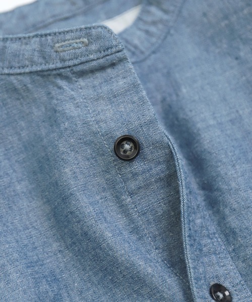 OMNIGOD（オムニゴッド）の「[OMNIGOD womens / オムニゴッド] シャンブレー スタンドカラーシャツ（シャツ/ブラウス・レディース・ネイビー・2/3）」の15枚目の写真