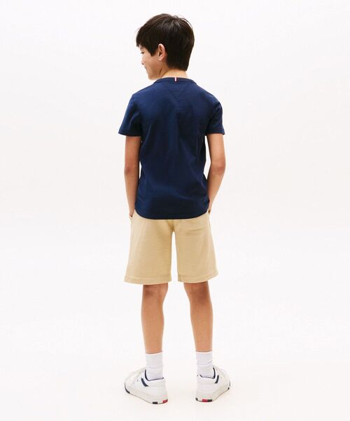 TOMMY HILFIGER（トミーヒルフィガー）の「BOYS カーブドヒルフィガーグラフィックショートスリーブTシャツ（Tシャツ/カットソー・キッズ・ライトグレー/ネイビー・150cm/160cm/130cm/140cm）」の8枚目の写真
