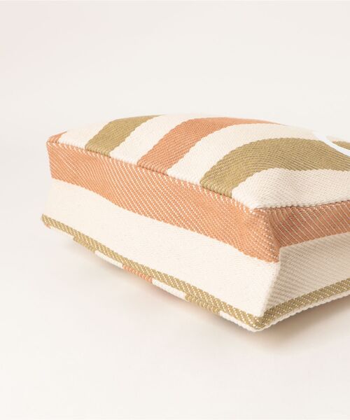 A.P.C.（アーペーセー）の「TOTE LOU（トートバッグ・レディース・カーキ・ONESIZE）」の3枚目の写真