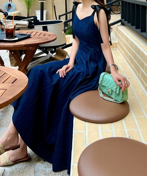 FAVORITO(ファヴォリート)の「肩リボンデザインデニムワンピース(ワンピース・レディース・ブルー・F)」の14枚目の写真