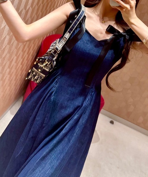 FAVORITO(ファヴォリート)の「肩リボンデザインデニムワンピース(ワンピース・レディース・ブルー・F)」の20枚目の写真