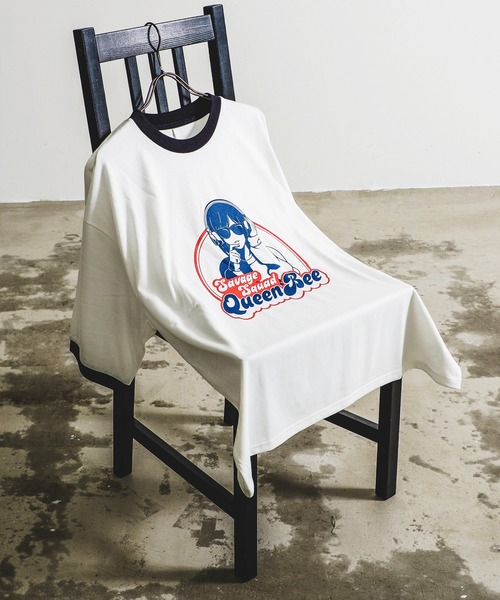 Revo.（レボ）の「ヴィンテージライク レトロアメリカン ガール プリント オーバーサイズTシャツ ラグランスリーブ リンガー（Tシャツ/カットソー・メンズ・ホワイト系その他2/ホワイト系その他4/チャコールグレー/レッド系その他2/グレー系その他/レッド系その他4/ホワイト/ホワイト系その他/ホワイト系その他3/レッド/レッド系その他/レッド系その他3/ネイビー/ブルー系その他・M/L/XL）」の5枚目の写真