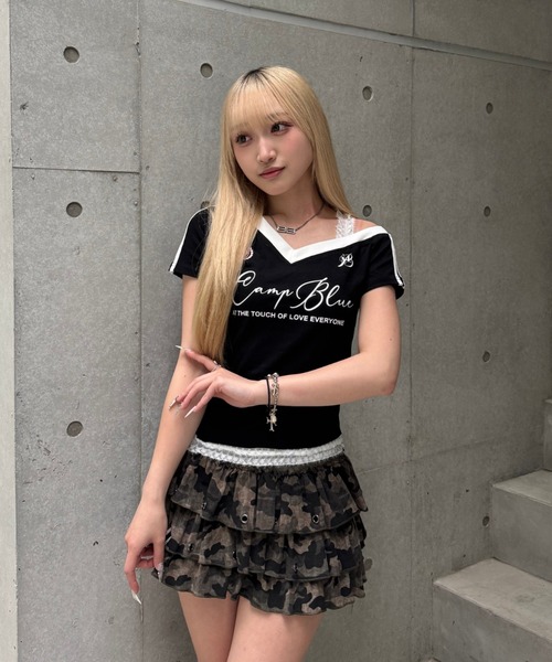 Lae(レイ)の「ワンショルダーユニフォームTシャツ(Tシャツ/カットソー・レディース・ブラック/グレー・SMALL/MEDIUM/LARGE)」の4枚目の写真