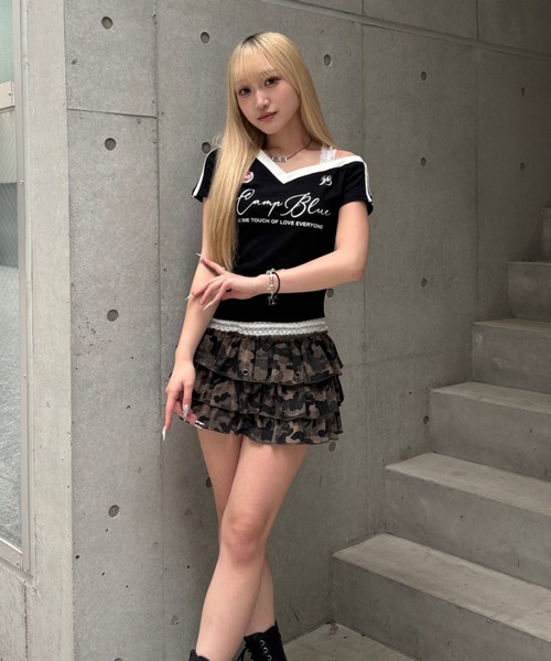 Lae(レイ)の「ワンショルダーユニフォームTシャツ(Tシャツ/カットソー・レディース・ブラック/グレー・SMALL/MEDIUM/LARGE)」の6枚目の写真