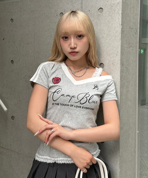 Lae(レイ)の「ワンショルダーユニフォームTシャツ(Tシャツ/カットソー・レディース・ブラック/グレー・SMALL/MEDIUM/LARGE)」の7枚目の写真