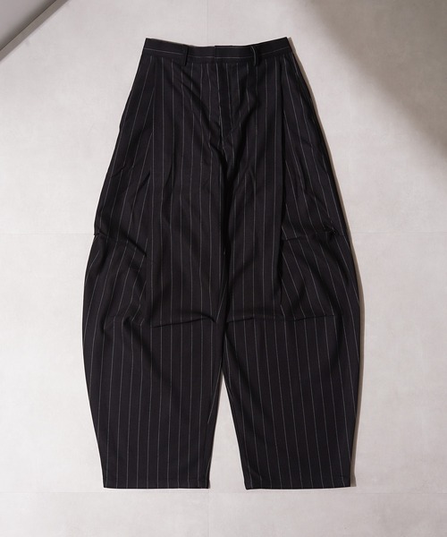 BIG CITY MARKET(ビッグシティマーケット)の「【D-LAND】ディープタック ストライプ ワイドカーブ スラックス / Deep-tuck striped wide-leg slacks(スラックス・メンズ・ブラック・L/M)」の10枚目の写真