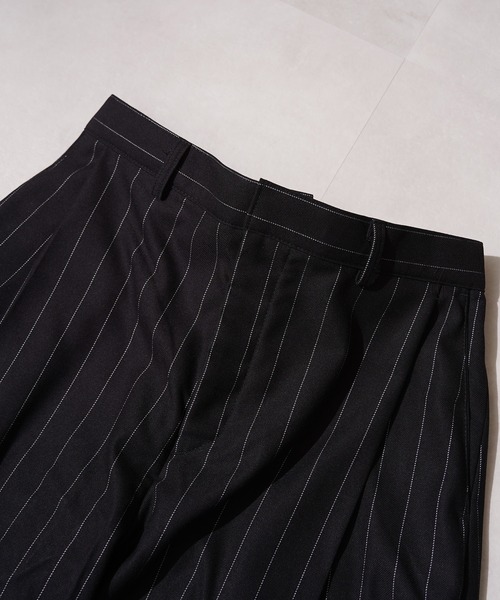 BIG CITY MARKET(ビッグシティマーケット)の「【D-LAND】ディープタック ストライプ ワイドカーブ スラックス / Deep-tuck striped wide-leg slacks(スラックス・メンズ・ブラック・L/M)」の13枚目の写真