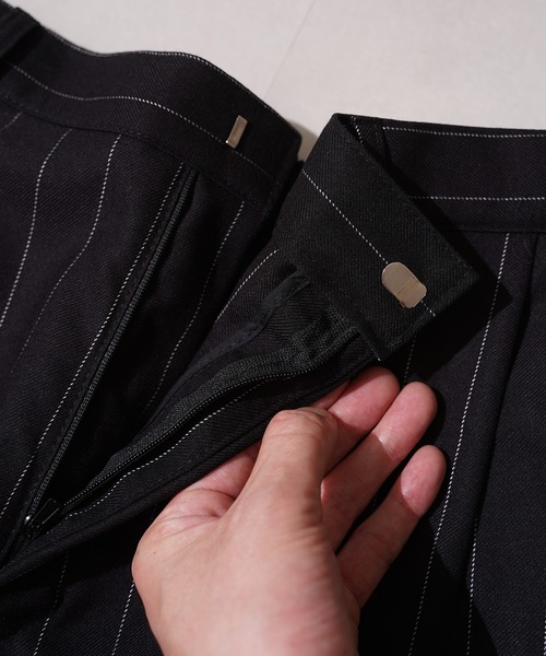 BIG CITY MARKET(ビッグシティマーケット)の「【D-LAND】ディープタック ストライプ ワイドカーブ スラックス / Deep-tuck striped wide-leg slacks(スラックス・メンズ・ブラック・L/M)」の14枚目の写真