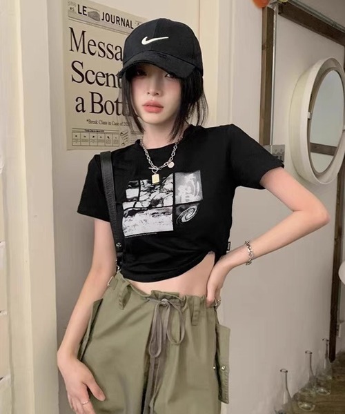 shopnikoniko(ショップニコニコ)の「プリントTシャツ 半袖 ショート丈 フォトプリント 韓国 y2k クロップド丈 モノクロプリント Tシャツ(Tシャツ/カットソー・レディース・ブラック・フリー)」の8枚目の写真