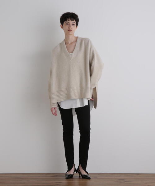 LE PHIL(ルフィル)の「◆FOX混Vネックニット(ニット/セーター・レディース・ベージュ/ブラック/グレー・F)」の19枚目の写真