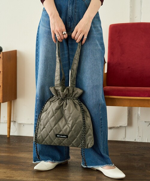 FREAK'S STORE（フリークスストア）の「限定展開 Columbia × FREAK'S STORE/コロンビア 別注 キルティング ハンド 巾着 バッグ（ハンドバッグ・レディース・ベージュ/ブラック/オリーブ・ONE SIZE）」の16枚目の写真