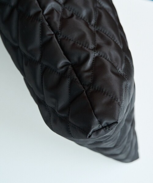 FREAK'S STORE（フリークスストア）の「限定展開 Columbia × FREAK'S STORE/コロンビア 別注 キルティング ハンド 巾着 バッグ（ハンドバッグ・レディース・ベージュ/ブラック/オリーブ・ONE SIZE）」の6枚目の写真