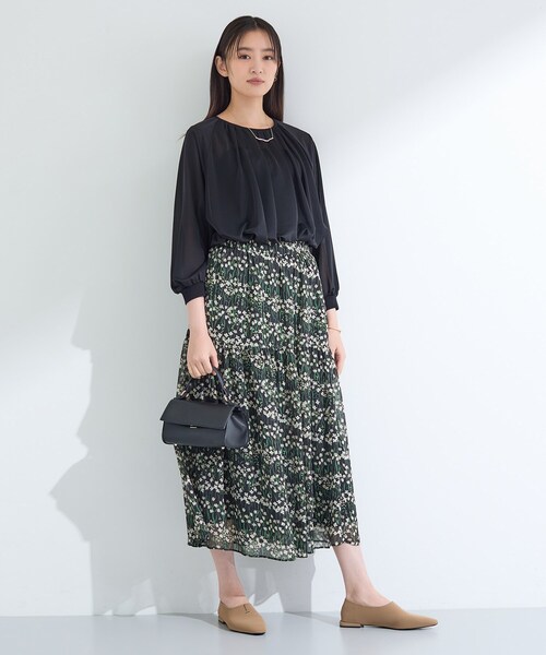 INDIVI（インディヴィ）の「【体型カバー／マシンウォッシュ対応】シアージャージトップス（Tシャツ/カットソー・レディース・ブラック/パープル/ダークグレー/ホワイト・15 /13/05/38/34）」の16枚目の写真